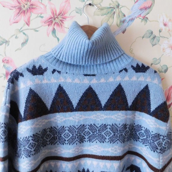 🌲🦌 Oversized Cozy Mountain Turtleneck Blue Sweater - Picture 5 of 7